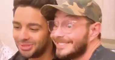 فيديو كوميدى يجمع أحمد زاهر بالمطرب أحمد جمال.. شوف حصل إيه