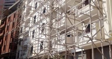 استمرار أعمال طلاء واجهات المنازل بالغربية.. صور