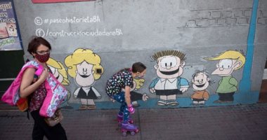 رسومات المبدع "كينو" مبتكر قصة "مافالدا" تزين شوارع الأرجنتين.. ألبوم صور