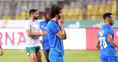 محمود علاء يهدر ركلة جزاء للزمالك ضد المصرى فى نهاية الشوط الأول.. فيديو