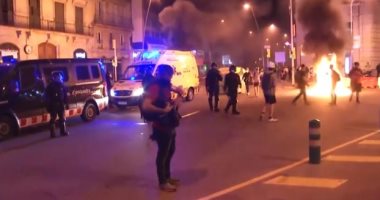 أعمال عنف فى كتالونيا تزامنا مع ذكرى فشل إعلان الاستقلال عن إسبانيا.. فيديو