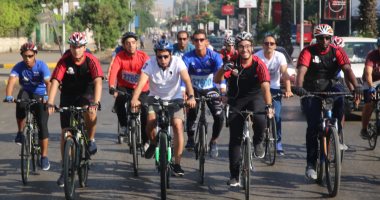 وزير الرياضة يقود ماراثون الدراجات من المتحف المصرى بالتحرير إلى الرماية.. صور