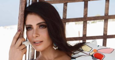 أيام قليلة تفصل منى زكى عن بلاتوه "تقاطع طرق"
