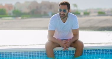 أحمد فهمى يعلن اعتزال السوشيال ميديا .. عايز أعيش وأشتغل فى روقان