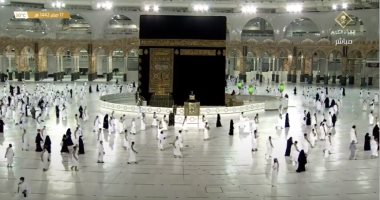 السعودية تستقبل أول فوج من المعتمرين بعد 7 أشهر من توقف المناسك.. المملكة تطبق أعلى التدابير والإجراءات الاحترازية.. وغسل المسجد الحرام الحمامات وتعقيم السجاد يوميا وأكثر من مرة