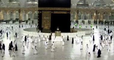 صور.. أول فوج من المعتمرين في الحرم المكى لأداء العمرة