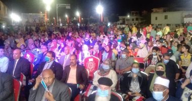 الوادى الجديد تحتفل بالعيد القومى وانتصارات أكتوبر وتوزيع هدايا على الأطفال