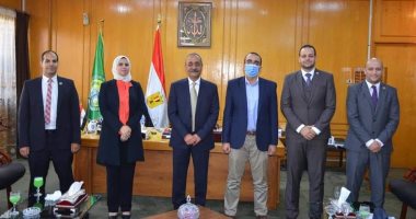محافظ الإسماعيلية يستقبل وفد ممثلى البرنامج الرئاسى لتأهيل وتدريب القيادات