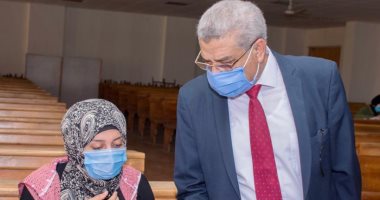 نائب رئيس جامعة طنطا يتفقد سير امتحانات دور سبتمبر بكلية الآداب.. صور