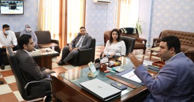محافظ السويس يستقبل شباب البرنامج الرئاسى لتأهيل القيادات التنفيذية