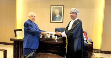 وزير الخارجية السورى يتسلم نسخة من أوراق اعتماد سفير سلطنة عمان الجديد