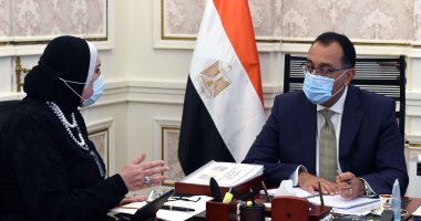 صور.. رئيس الوزراء يلتقى وزيرة الصناعة لمتابعة موقف المجمعات الصناعية