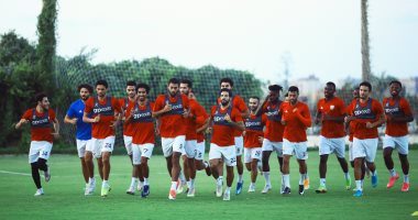حسام غالى يشارك فى تدريبات الجونة قبل مواجهة المصرى.. صور