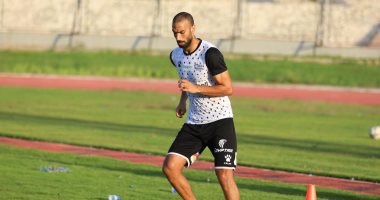 حسين رجب يبدأ المشاركة التدريجية في التدريبات الجماعية للمصرى