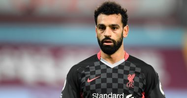 محمد صلاح والنني وتريزيجيه يصلون مطار القاهرة للانضمام إلى المنتخب