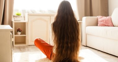 وصفات طبيعية لتطويل الشعر بمكونات بسيطة.. من القهوة للبيض