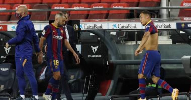 برشلونة يعلن عن طبيعة إصابة ألبا وغيابه يصل لـ 3 أسابيع 