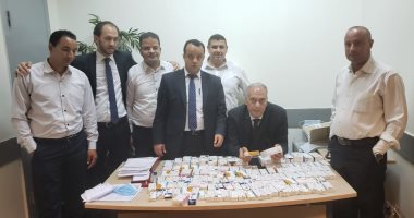 جمارك مطار القاهرة تحبط تهريب عدد من الأقراص المخدرة