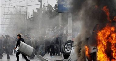أكثر من 120 جريحا فى اشتباكات بين محتجين والأمن بقرغيزستان
