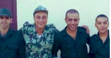 تامر عاشور يحتفل بذكرى نصر أكتوبر بصورة من تأديته الخدمة العسكرية