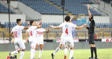 شاهد لاعبو الزمالك ينفعلون على حكم مباراة سموحة