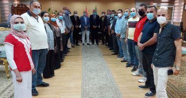 محافظ الشرقية يُكرم وكيل الصحة ومشرفى المبادرة الرئاسية لعلاج الأمراض المزمنة