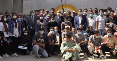 جامعة المنيا تحتفل بذكرى أكتوبر خلال الكشف الطبى على طلابها المستجدين.. صور
