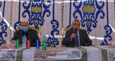 محافظ الإسكندرية يطمئن أهالى أبيس بعدم تكرار مشكلة تجمعات مياه الأمطار