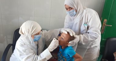 توقع الكشف الطبى على 1420 حالة خلال قافلة طبية بقرية تل العمارنة بالمنيا