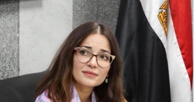 بصورة ابنتها شام مع علم مصر .. أصالة تتغزل فى مصر وتحتفل بانتصاراتها