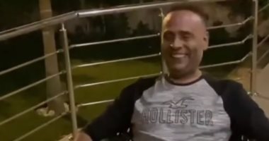 محمود عبد المغنى يقلد شيرين عبد الوهاب في أغنية "مش خايفة"