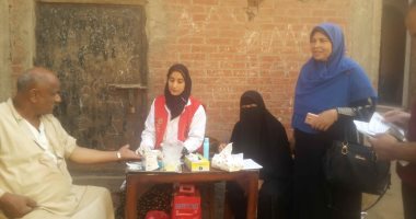 الفرق المتنقلة تجوب قرى محافظة الغربية للكشف عن الأمراض المزمنة.. صور
