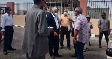 محافظ جنوب سيناء ورئيس جهاز تطوير العشوائيات يتفقدان سوق بدر الحضارى.. صور