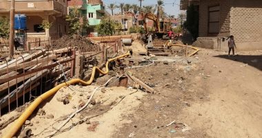 مد خطوط الصرف الصحى بقرية زاوية دهشور بالبدرشين.. صور