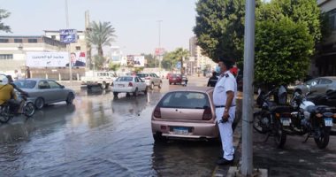 كثافات مرورية بسبب كسر ماسورة مياه أمام كوبرى الدقى اتجاه المهندسين