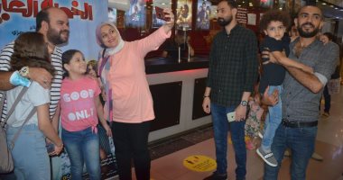 محمد عبد الرحمن فى جولة لحضور "الخطة العايمة" مع الجمهور بأكتوبر.. صور