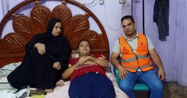 وزيرة التضامن توجه فريق التدخل السريع بتقديم الدعم لشاب مصاب بضمور فى الكلى