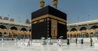 صور.. إجراءات احترازية مشددة بالمسجد الحرام فى أول جمعة للمعتمرين فى زمن كورونا