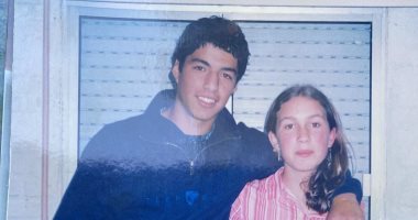 سواريز يحتفل بعيد زواجه الـ18 بصورة من الذكريات ورسالة رومانسية