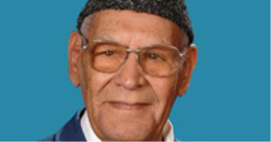س وج .. تمام حسان مصرى اختلف مع سيبويه فى علم النحو هل تعرفه؟