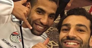 مؤمن زكريا يُشير لتلقيه اتصالاً من محمد صلاح.. صورة
