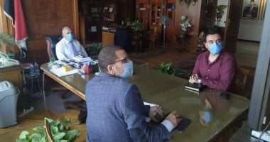 وزير الرى يناقش الخطة الإعلامية وبرامج رفع الوعى المائى بالقضايا الملحة