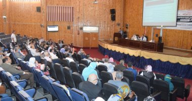 رئيس جامعة سوهاج يناقش آليات وضع الخطة الاستراتيجية للجامعة لعام 2021/2025