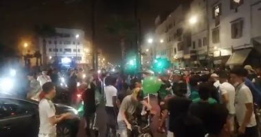 منافس الزمالك.. فرحة هسترية لجماهير الرجاء فى الشوارع بعد التتويج بالدوري المغربي