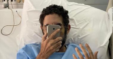 القوى العاملة تتابع حالة عامل مصرى فقد بصره بإحدى عينيه فى حادث سير بالكويت