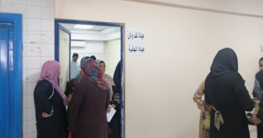 صور.. صحة الأقصر تنظم قافلة طبية مجانيه بجميع التخصصات بوحدة صحة الضبعية 