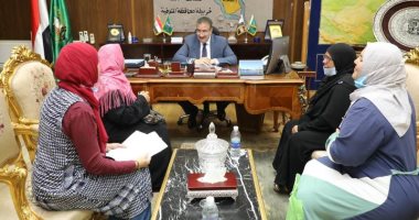 محافـظ المنوفية يلتقى بمواطنى تلا ويوجه بفحص شكوى أعضاء نادى المسنين