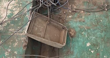 المصرية للاتصالات ترفع كفاءة كابينة تليفونات متهالكة بشبرا الخيمه استجابة لسيبها علينا