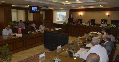 محافظ الجيزة يعطى مهلة حتى نهاية أكتوبر لتحصيل مديونيات شركات الإعلانات