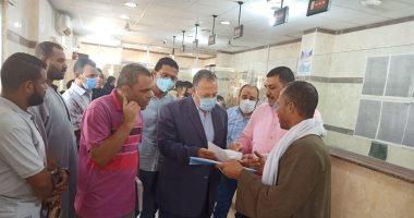 اقبال المواطنين على طلبات التصالح بالمركز التكنولوجى بأسيوط (صور)